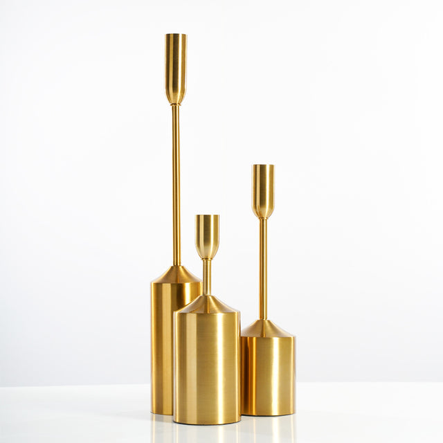 Elegant Golden Metal Candle Holders – Modern Decorative Stands for Home & Event Décor